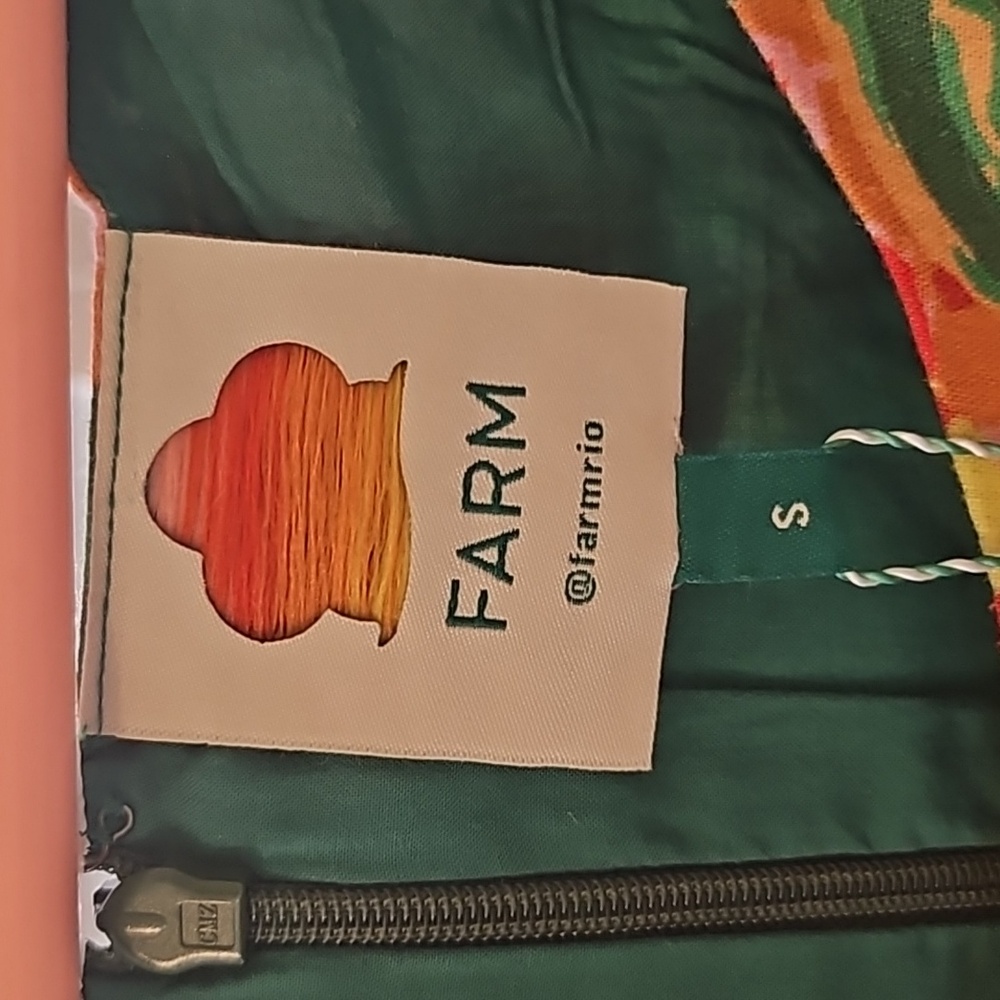 Farm Rio Pineapple puff sleeved - Picture 2 of 4